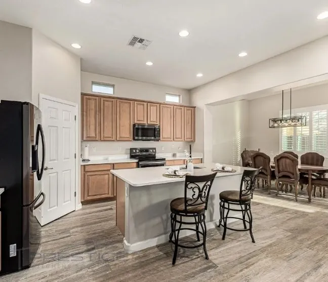 Open Concept Kitchen with Peninsula