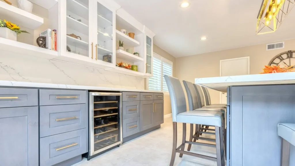 Best glass kitchen cabinets styling options.